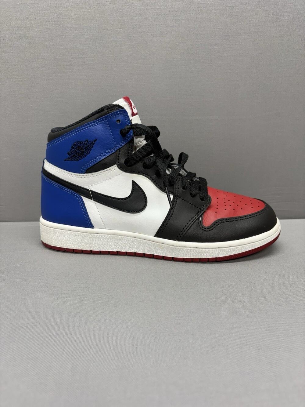 Right Shoe Only Jordan 1 Retro High OG Size 6.5y - Amputee